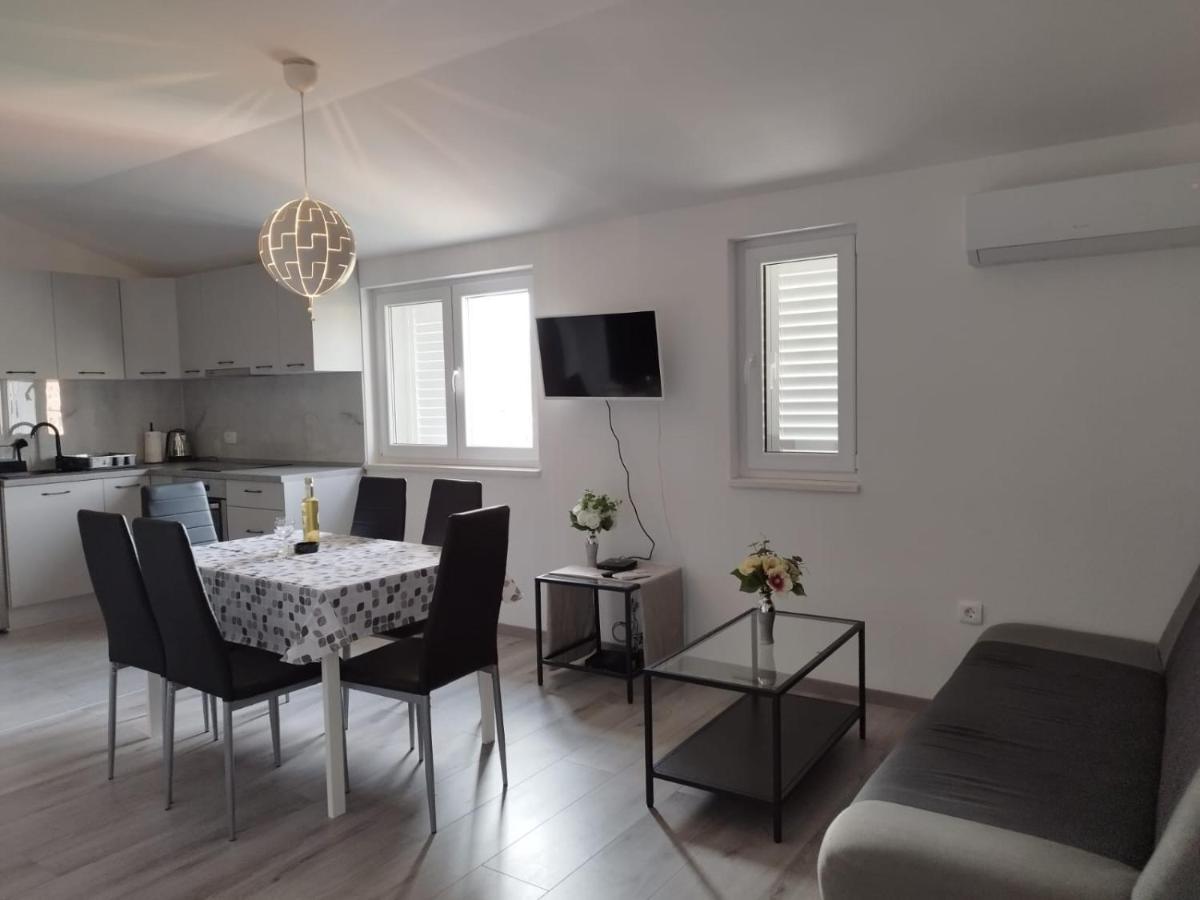 Apartmani Triva 1 Split Bagian luar foto